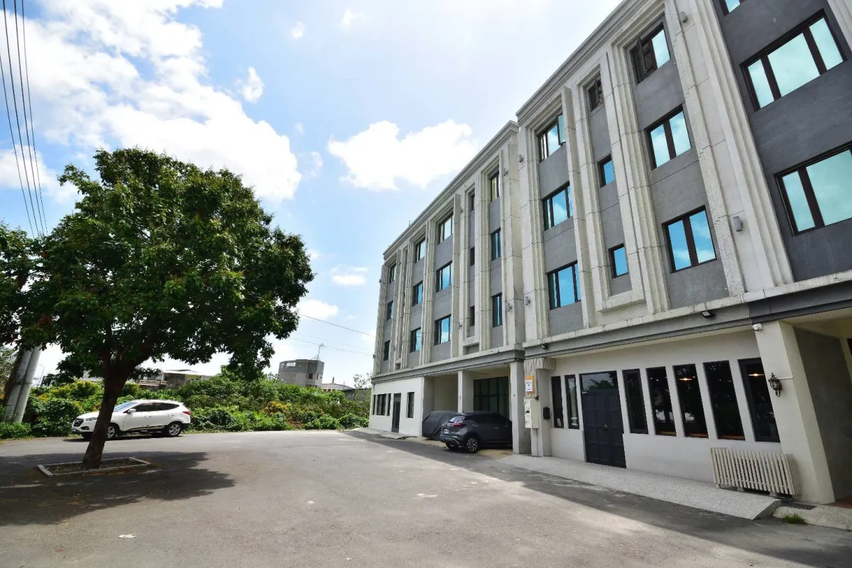 台東市｜拉芬朵兒6號民宿｜浪漫歐風 ×  悠閒假期 × 舒適採光 | 臺東慢旅｜Go Slow Go Taitung！